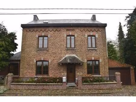 spacieuse et très confortable maison avec terrasse