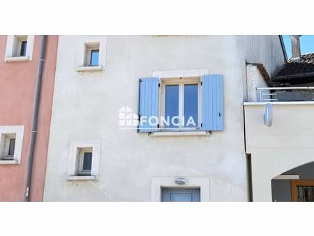 miribel - place de la republique - maison 3p avec cour et garage