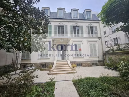 location locaux professionnels 531 m² à paris 17ème (75017)  264 996 €