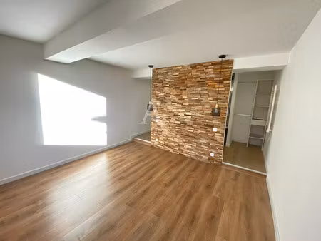 location appartement 2 pièces 52 m² à castelnaudary (11400)