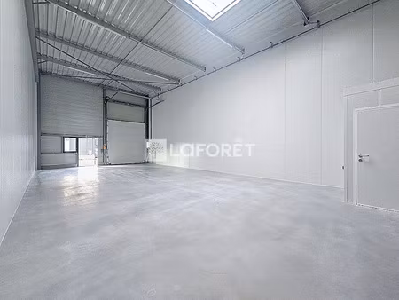 location locaux professionnels 105 m² à oissel (76350)  700 €