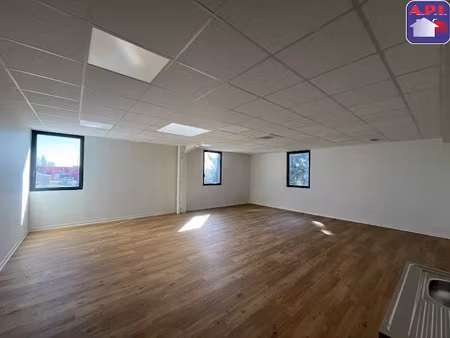 location locaux professionnels 0 pièces 469 m² à pamiers (09100)  240 €