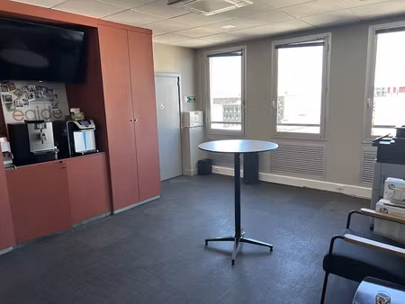 location locaux professionnels 350 m² à montreuil (93100)  7 292 €