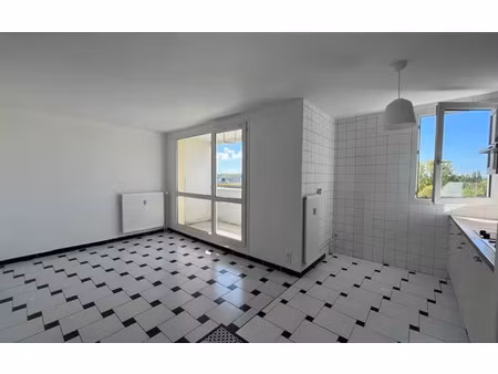 location appartement  39.37 m² t-2 à compiègne  575 €