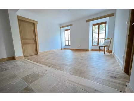 location appartement  m² t-3 à largentière  499 €