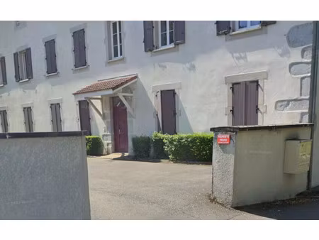 location appartement  m² t-3 à le versoud  815 €