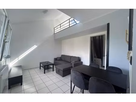 location appartement  m² t-1 à péronne  440 €