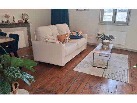 location appartement  m² t-3 à saintes  680 €