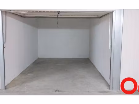 location stationnement  m² t- à marseille 11  105 €