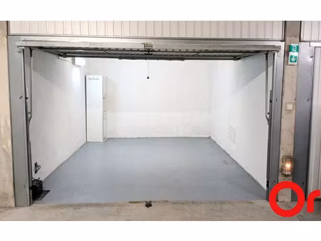 location stationnement  m² t- à marseille 11  125 €