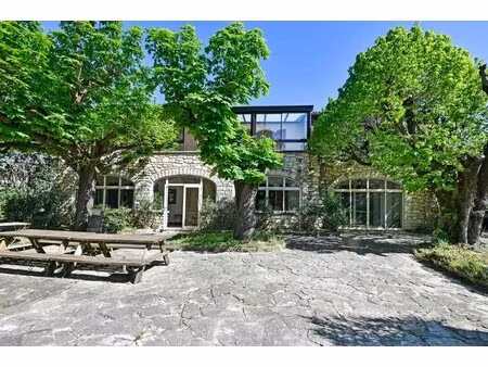 propriété d’exception avec un bâti de 635m2