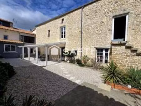 vente maison à champdeniers-saint-denis (79220) : à vendre / 175m² champdeniers-saint-deni