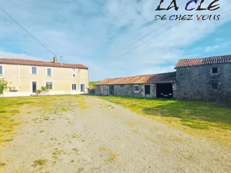 vente maison à fenioux (79160) : à vendre / 155m² fenioux