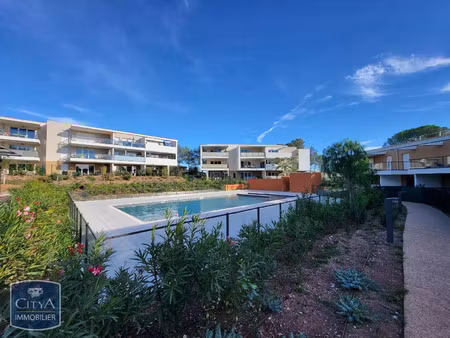 appartement à louer 2 pièces 42.62 m² - roquebrune-sur-argens (83) - 792€