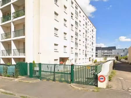 parking à louer 15 m² - orléans (45) - 71€