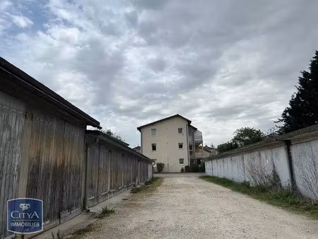 parking à louer 12 m² - bourg-en-bresse (01) - 81€