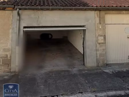 parking à louer 15 m² - agen (47) - 75€