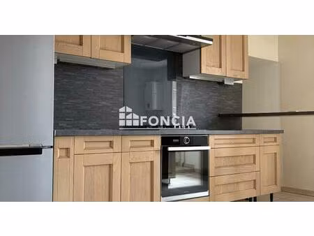 spacieux appartement de 90 m2   a deux pas des ecoles