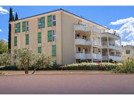 appartement t3 avec deux places de parking.