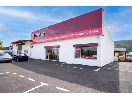 rare - local commercial emplacement no1 + bureaux  parking c