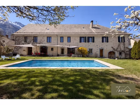 champsaur - corps de ferme d'exception de 379m²
