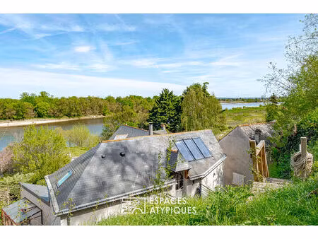 maison de caractère avec troglodyte et accès loire