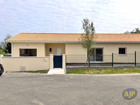 maison t4 à st germain du puch