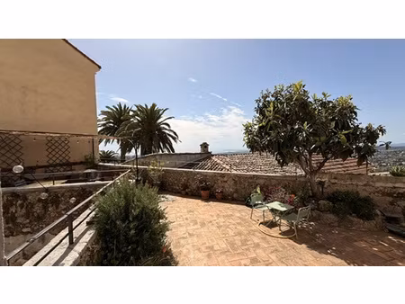 magnifique à vendre t3 dans maison de village terrasse  vue