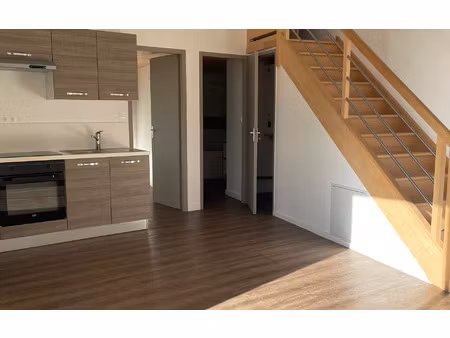 location appartement  45.03 m² t-3 à givors  735 €