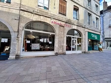 location commerce 96 m²