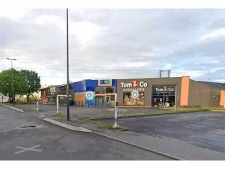 location commerce pontault combault 77340 952m²