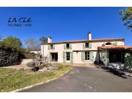 vente maison à benet (85490) : à vendre / 147m² benet