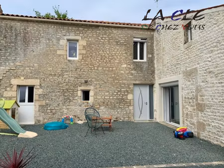 vente maison à benet (85490) : à vendre / 211m² benet