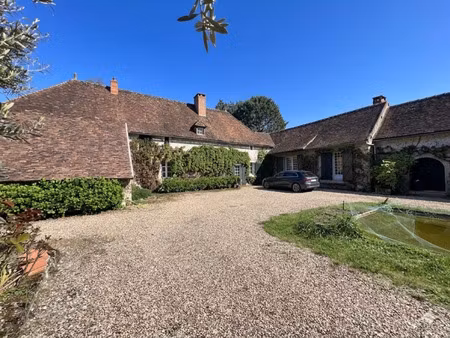 propriété à vendre descartes 7 pièce(s) 242m2 266 000€