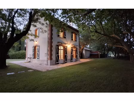 location maison  m² t-4 à vinon-sur-verdon  1 890 €