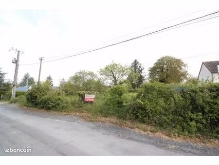 terrain 1 080 m² targe