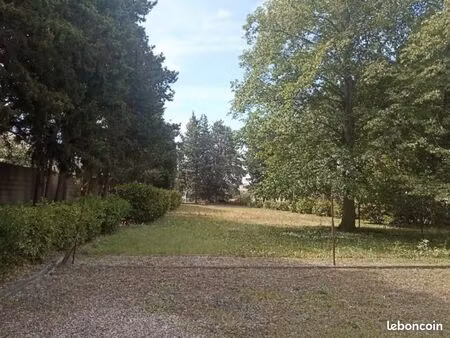 terrain 2 400 m² salon de provence