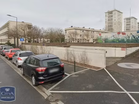 parking à louer 15 m² - orléans (45) - 61€