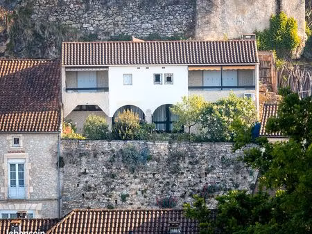puy l'eveque au cœur du village médiéval  très agréable maison de 90m² environ