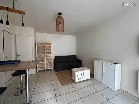 apt 1 piece avec exterieur a louer le have