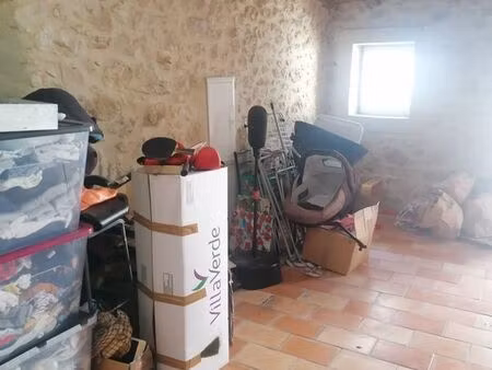 maison à louer   sur la commune de sainte croix du mont - 33410 -