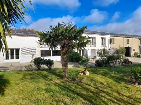 vente maison à saint-georges-du-bois (17700) : à vendre / 278m² saint-georges-du-bois