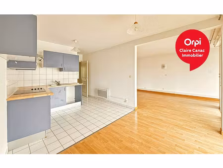 location appartement  72 m² t-3 à castres  715 €