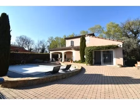 villa provençale de qualité 6 pièces 140 m² sur terrain clos avec piscine à...