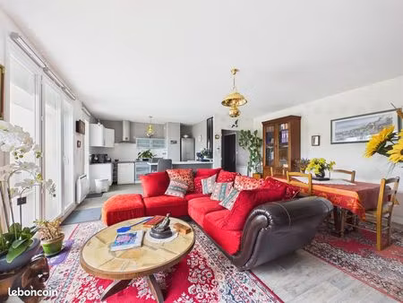 appartement carhaix-plouguer 5 pièce(s) 106 m2