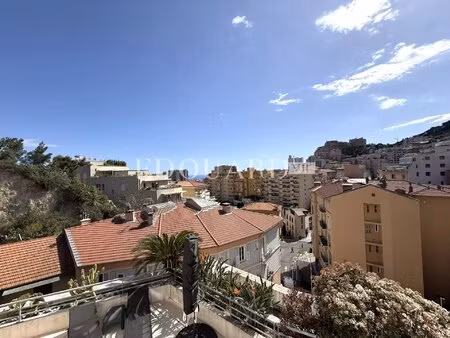 sur la commune de beausoleil  beau quatre pièces vide avec terrasse  balcon  cave et doubl