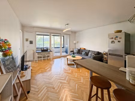 centre ville rosny 2 pièces 44 m2 + loggia