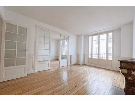 appartement 4 pièces de 85 22m² à la mairie