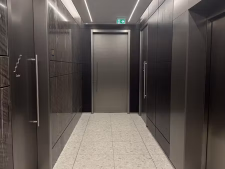 plateau de bureaux de 189 m2 avec balcon de 15 m2