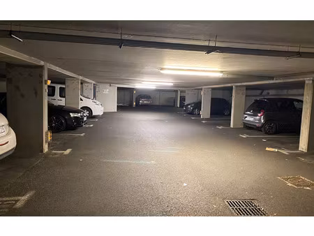 location stationnement  m² t- à brest  67 €